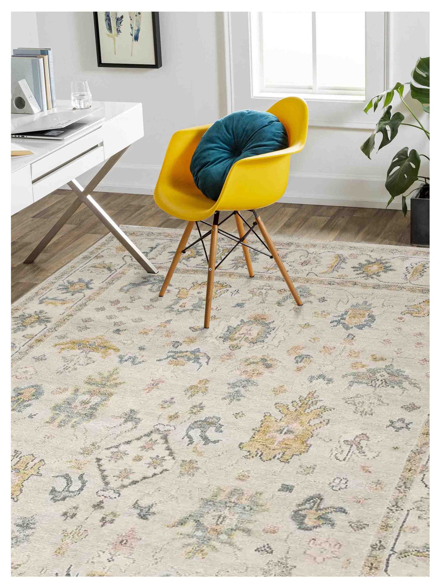 Artisan Felicity  Ivory Grey Traditional Knotted Rug
