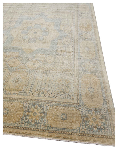 Artisan Gwyneth  Beige Beige Traditional Knotted Rug