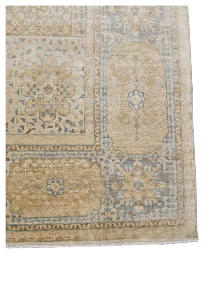 Artisan Gwyneth  Beige Beige Traditional Knotted Rug