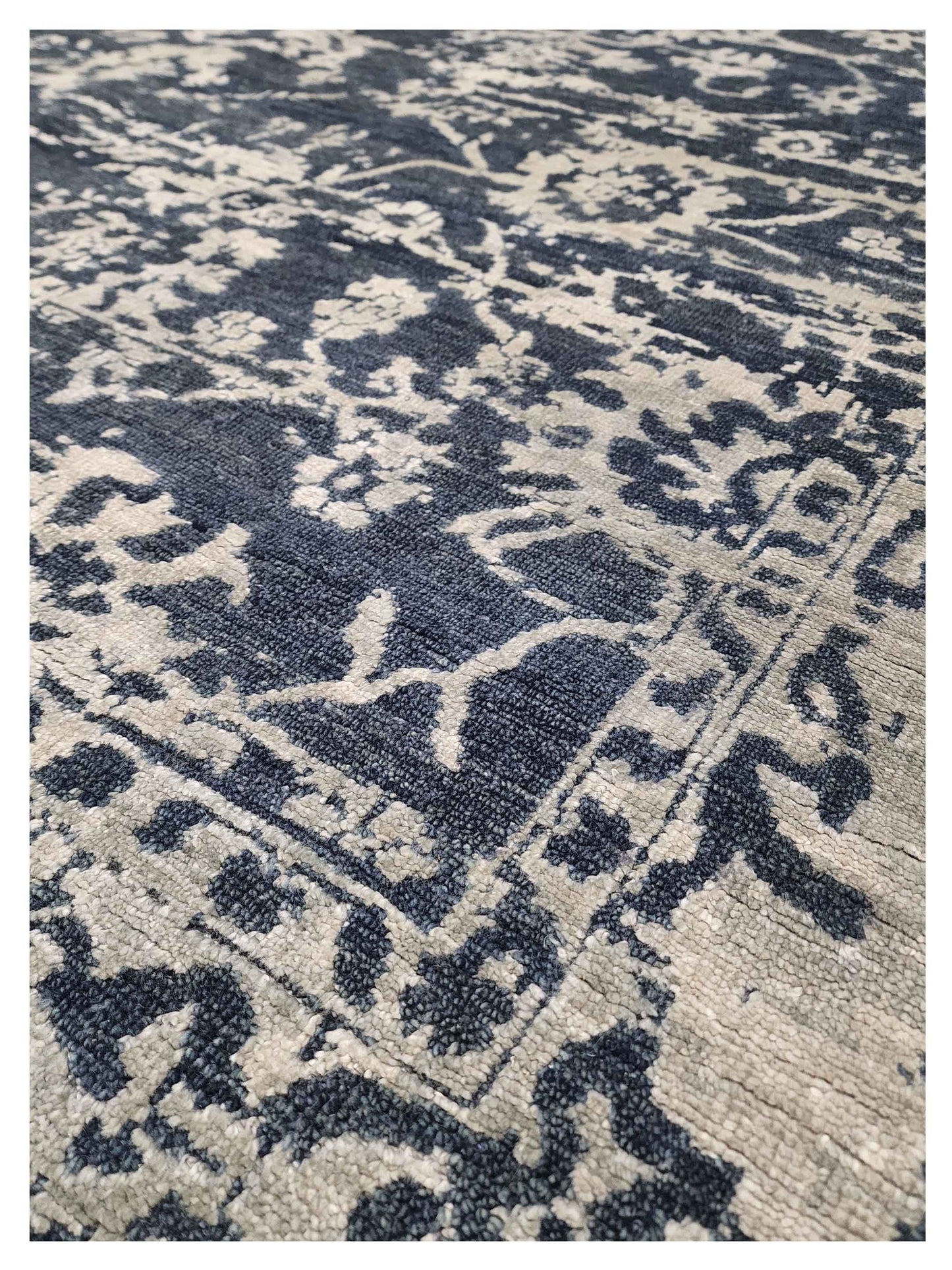 Artisan Elisabeth  Navy Silver Traditional Knotted Rug