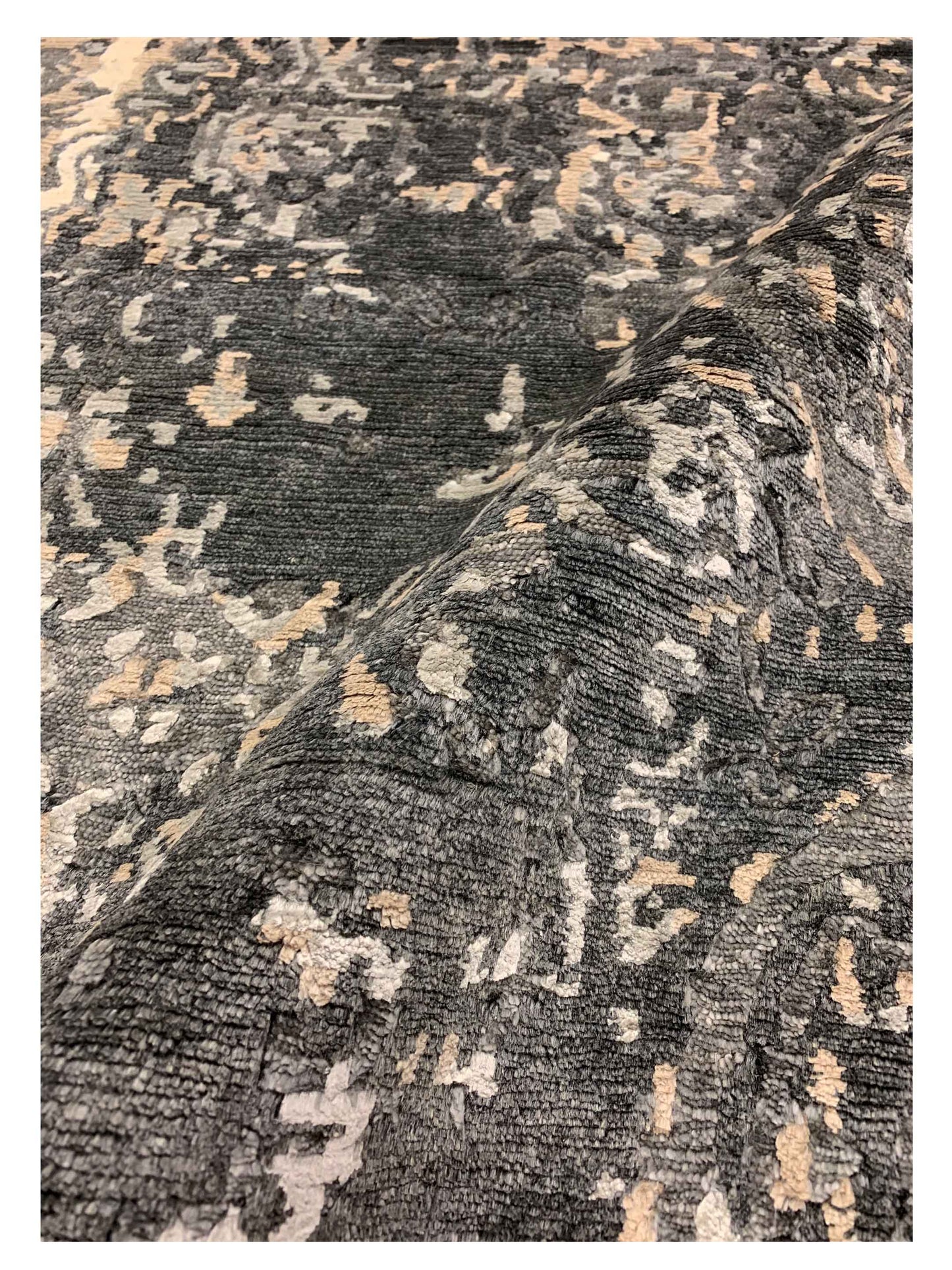 Artisan Mary  Dk.Grey  Contemporary Knotted Rug
