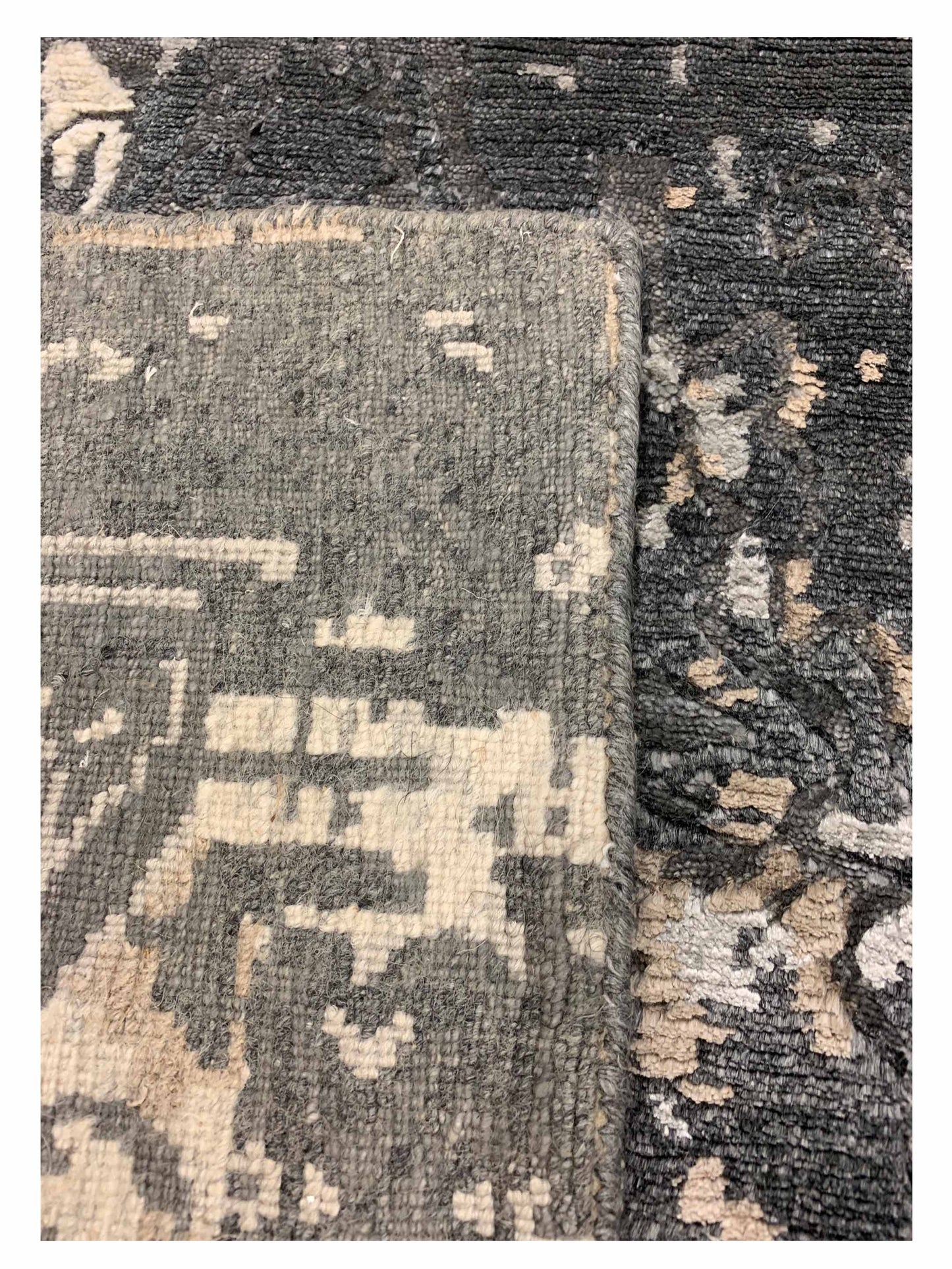 Artisan Mary  Dk.Grey  Contemporary Knotted Rug