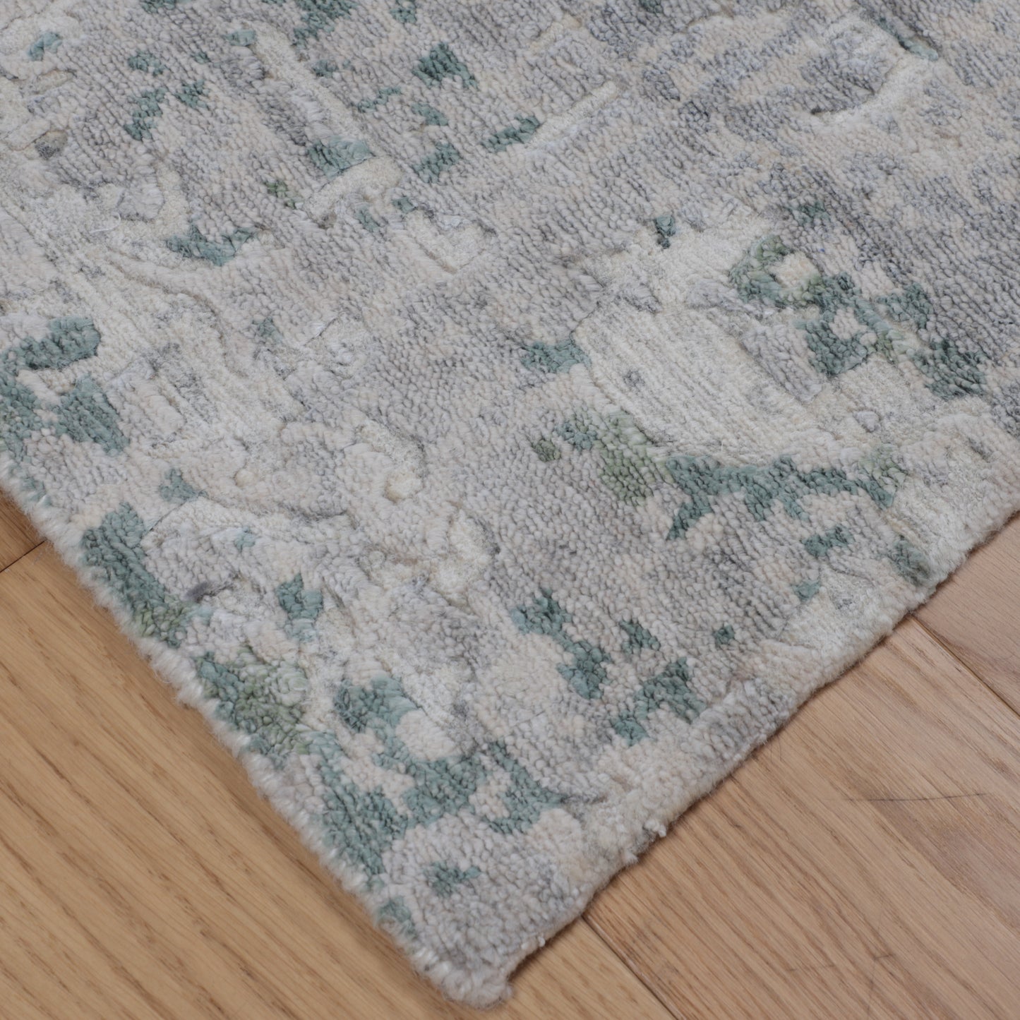 Artisan Mary  Beige Green Contemporary Knotted Rug