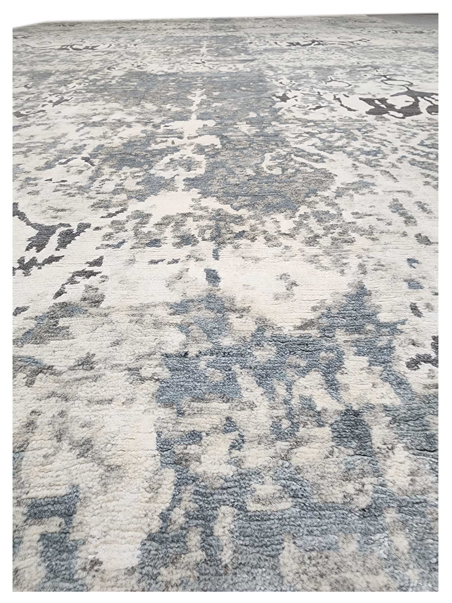 Artisan Mary  Ivory Multi Contemporary Knotted Rug