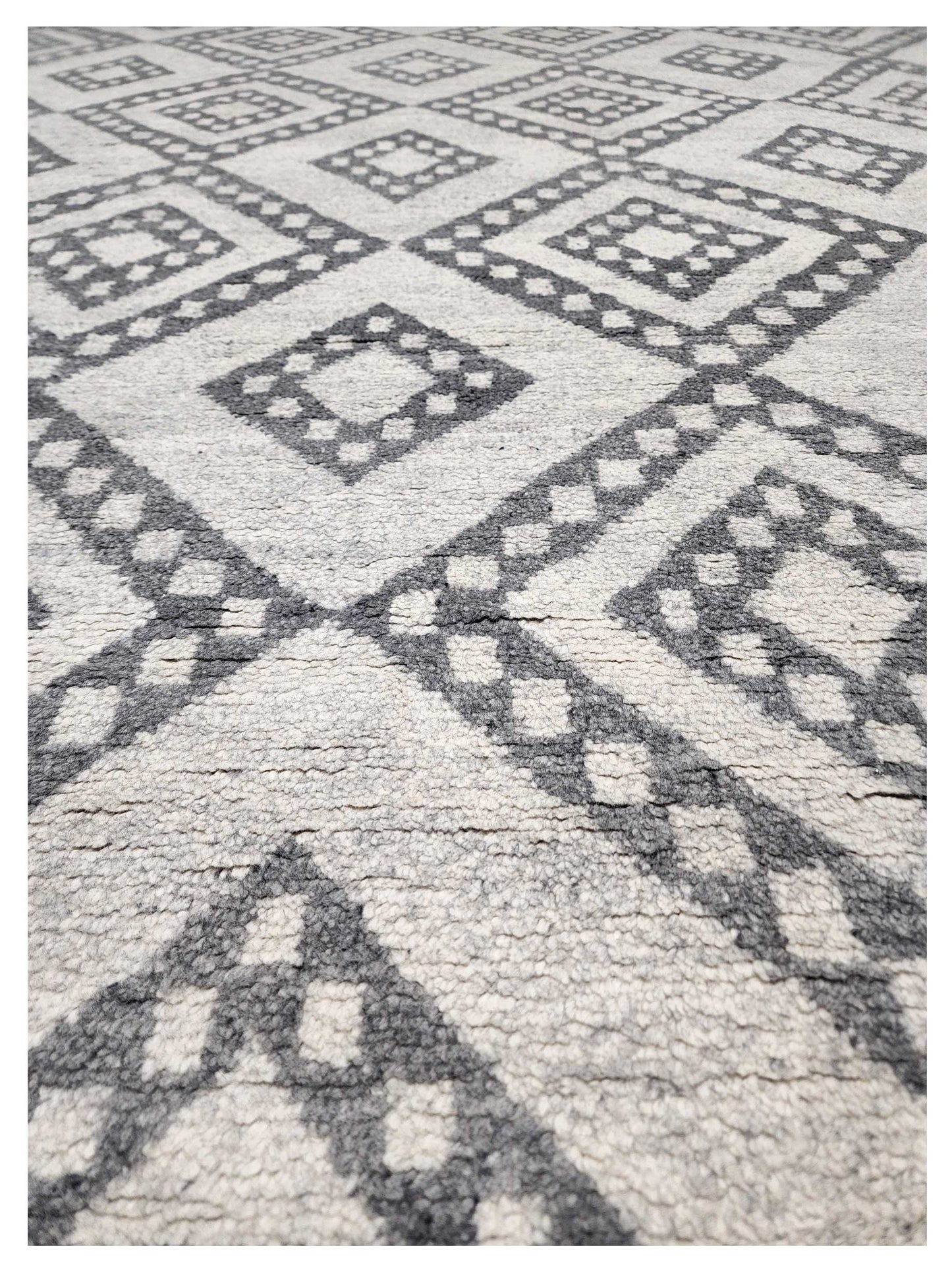 Artisan Marion  Grey Black Transitional Knotted Rug