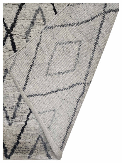 Artisan Marion  Ivory Beige Transitional Knotted Rug