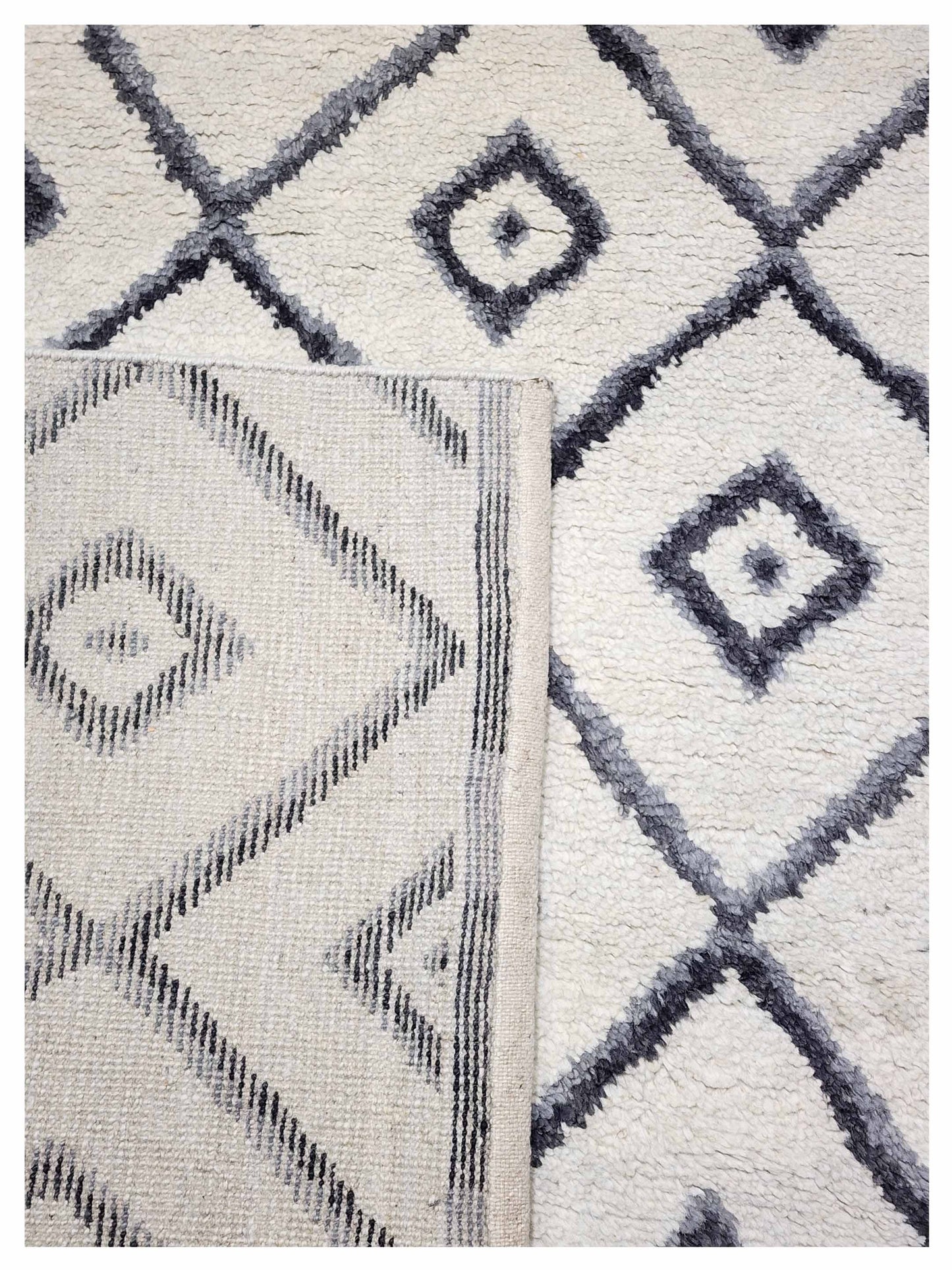 Artisan Marion  Ivory Grey Transitional Knotted Rug