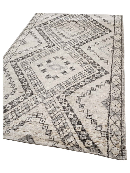 Artisan Marion  Dk.Grey Ivory Transitional Knotted Rug