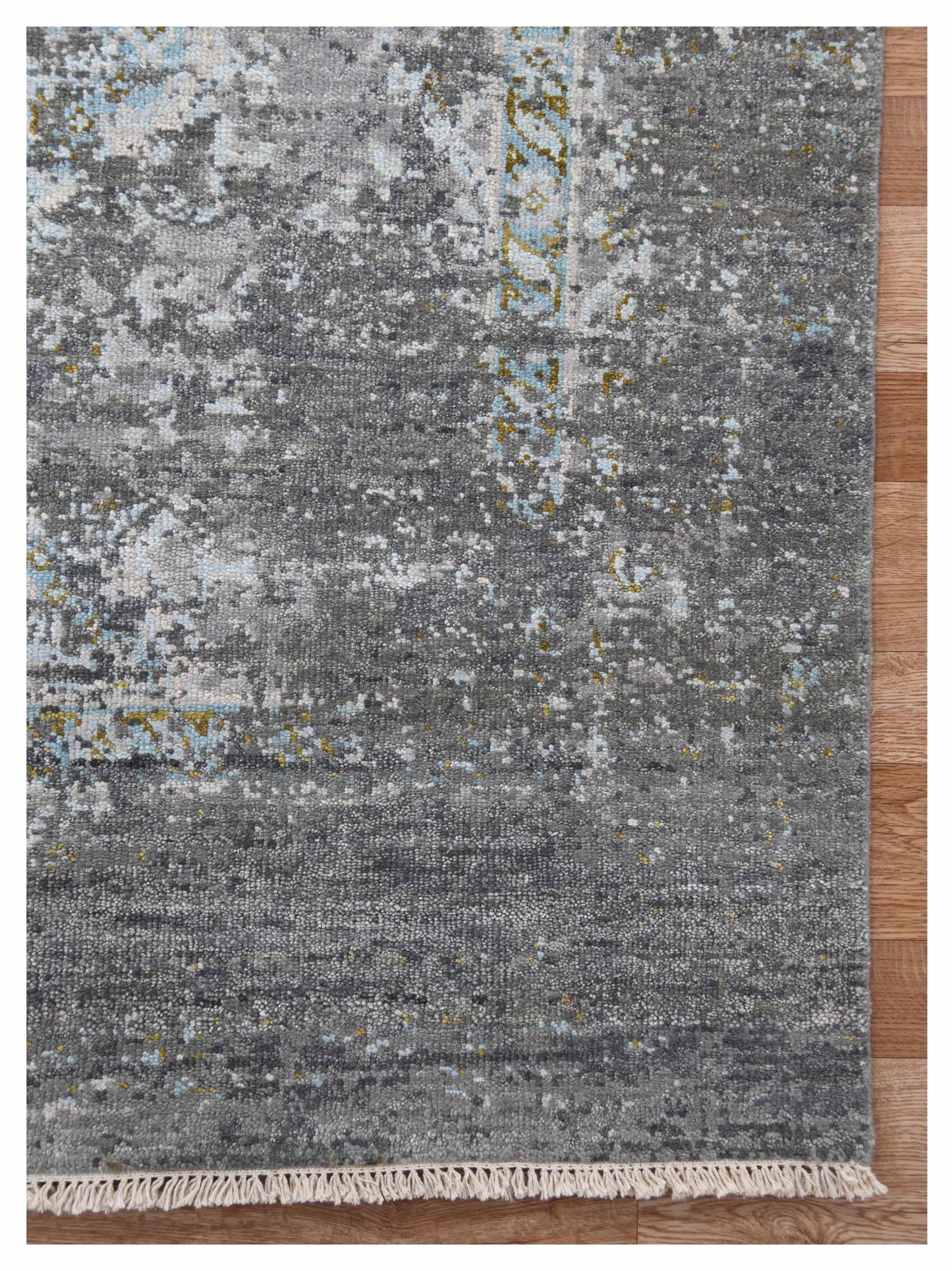 Limited NEWCASTLE NE - 322 SILVER SAND Traditional Knotted Rug - Rugs - Limited - Atlanta Designer Rugs