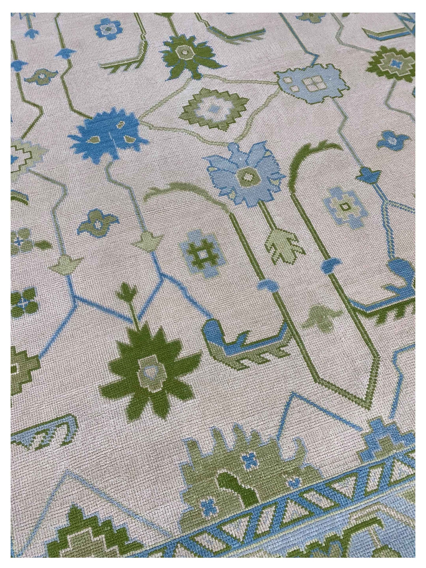 Artisan Blossom-2  Ivory Lt.Blue Traditional Knotted Rug