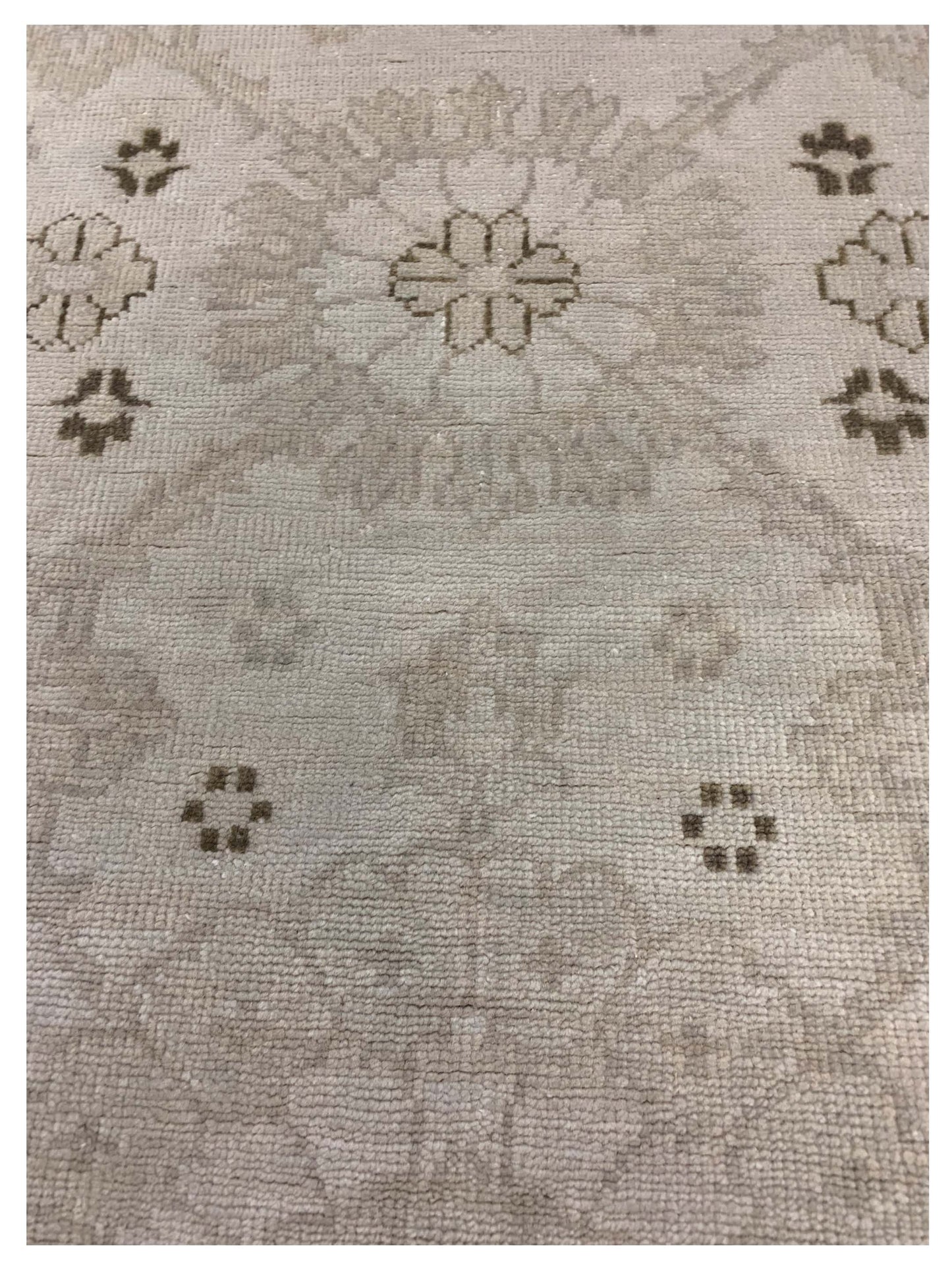 Artisan Cameron  Ivory Beige Traditional Knotted Rug