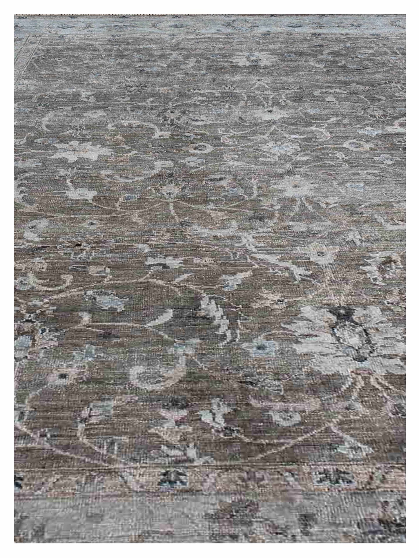Artisan Audrey  Dk.Grey Silver Traditional Knotted Rug