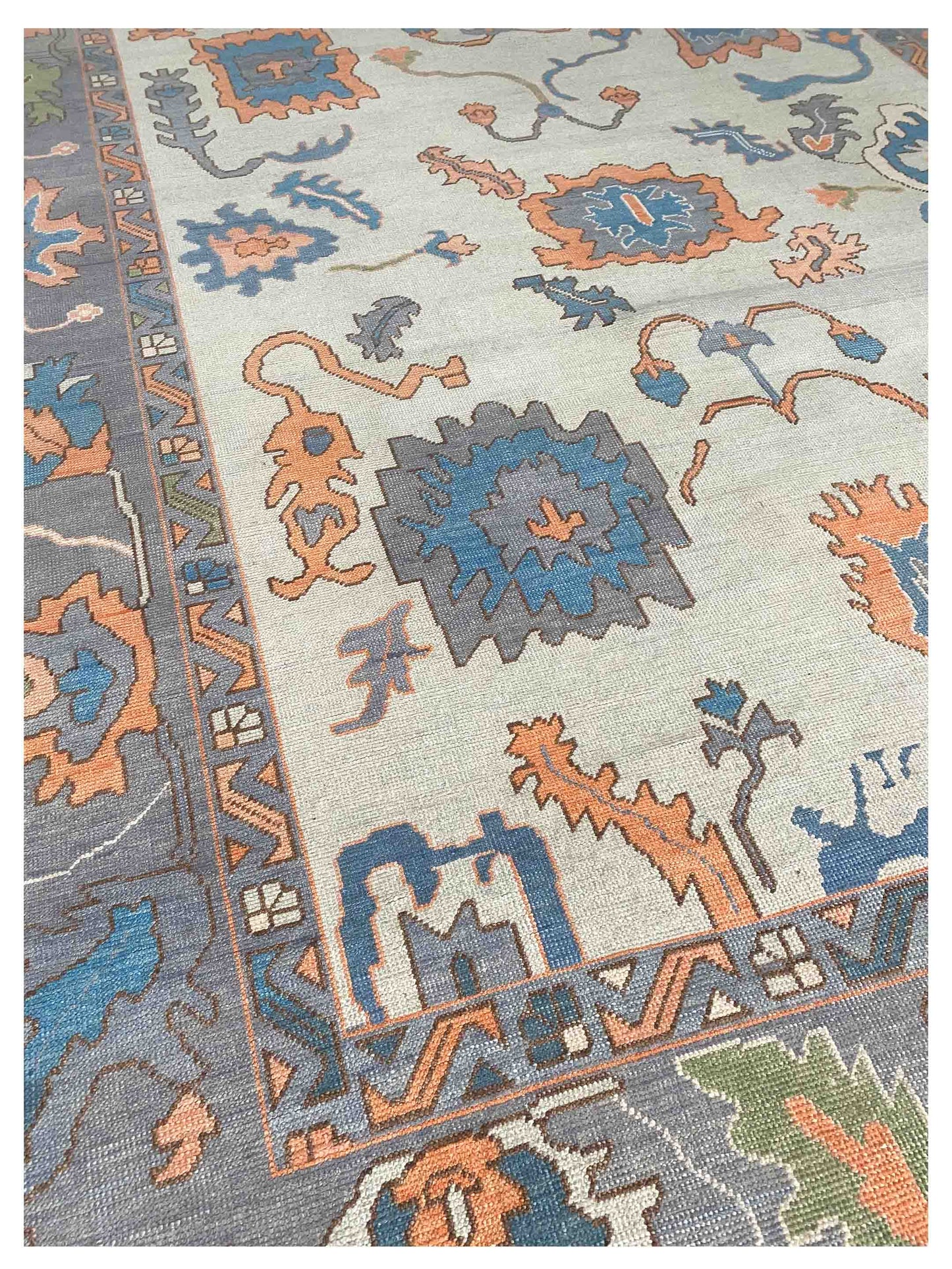 Artisan Blossom-2  Silver Grey Traditional Knotted Rug