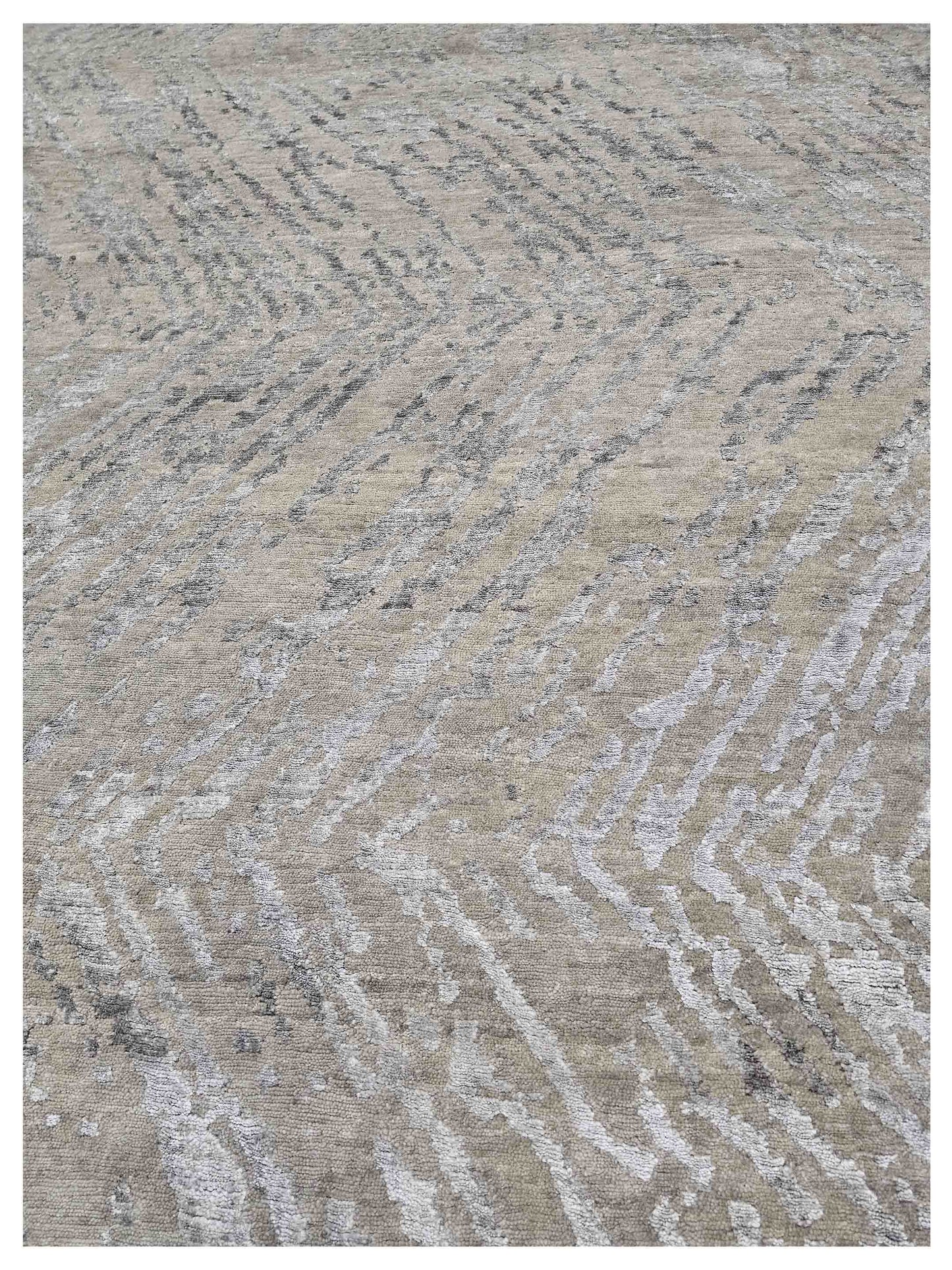 Artisan Toni  Flax  Transitional Knotted Rug