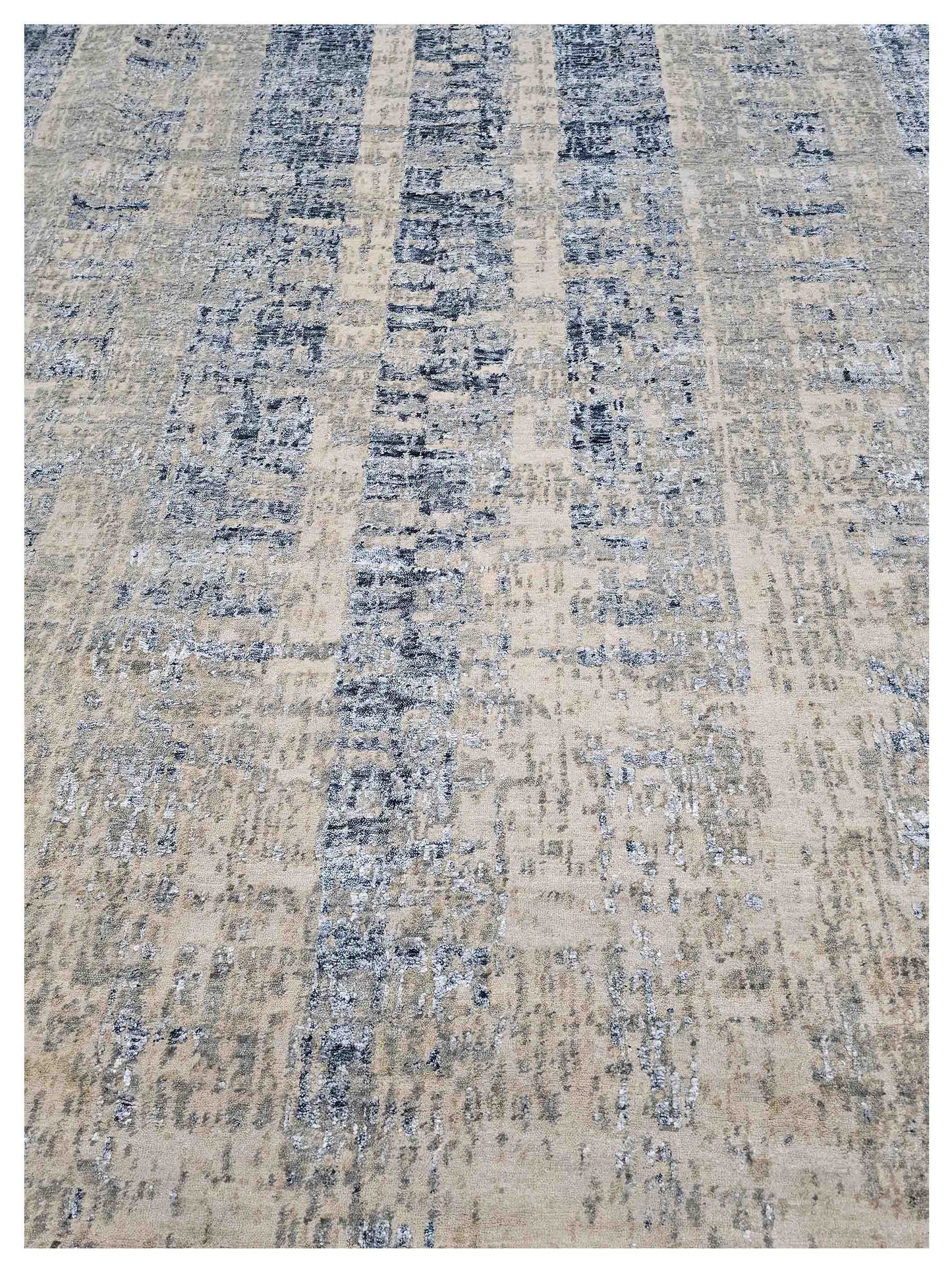 Artisan Tawny  Lt.Blue Silver Transitional Knotted Rug