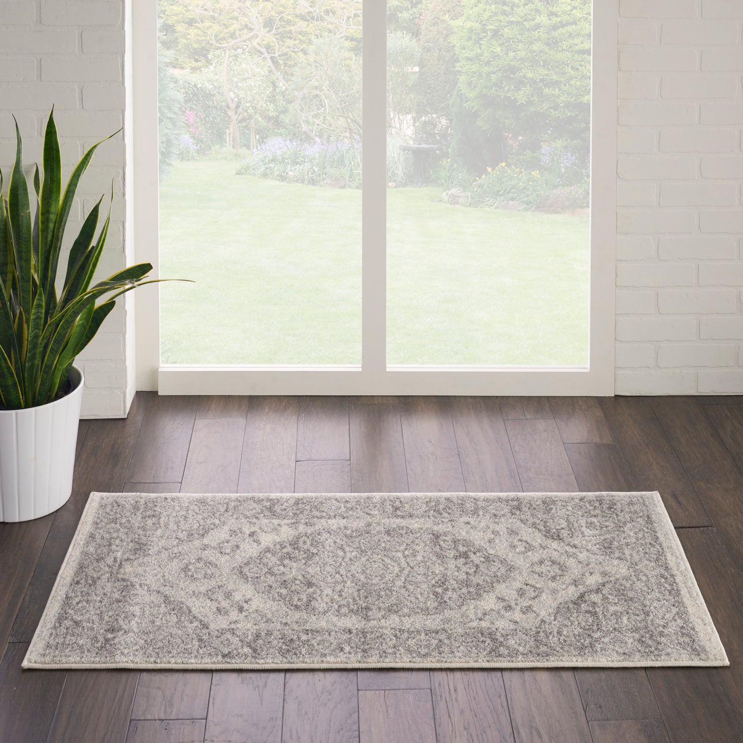Nourison Home Tranquil TRA05 Ivory Grey  Traditional Machinemade Rug